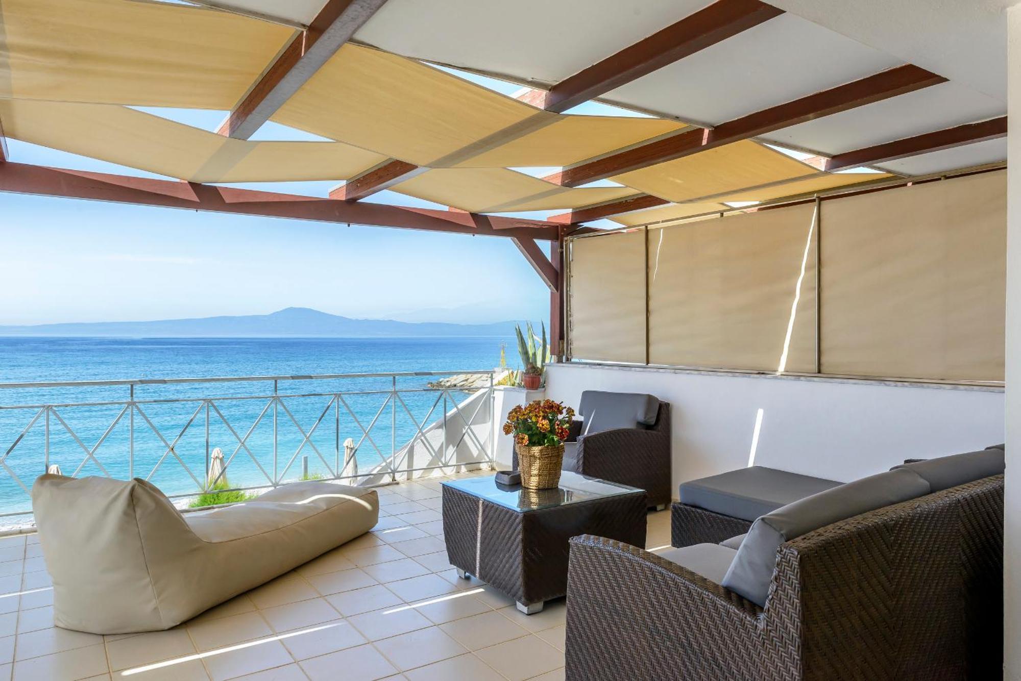 Ferienwohnung Agali 2 Superior Mezonet Front Of The Sea Akrogiali Exterior foto
