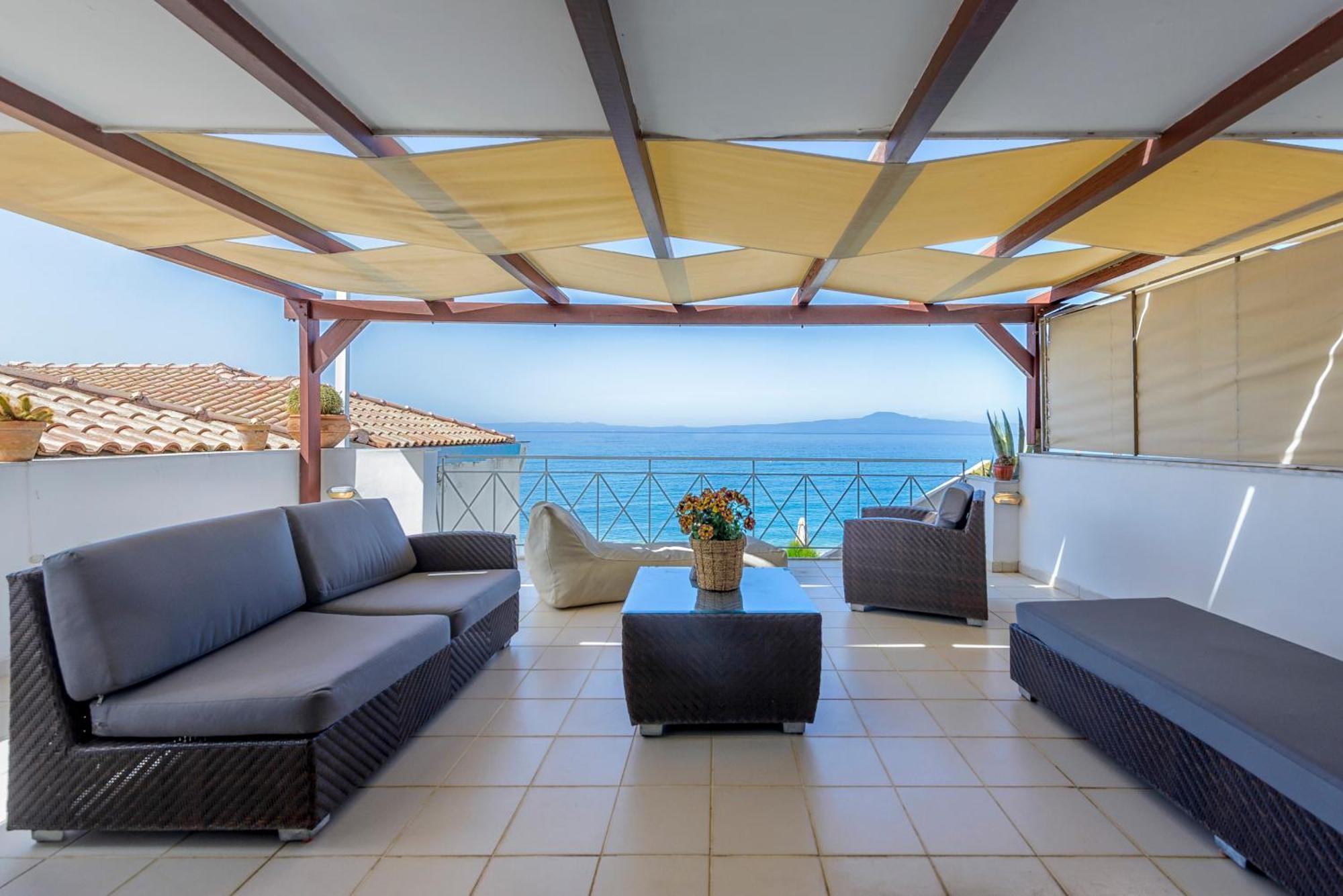 Ferienwohnung Agali 2 Superior Mezonet Front Of The Sea Akrogiali Exterior foto