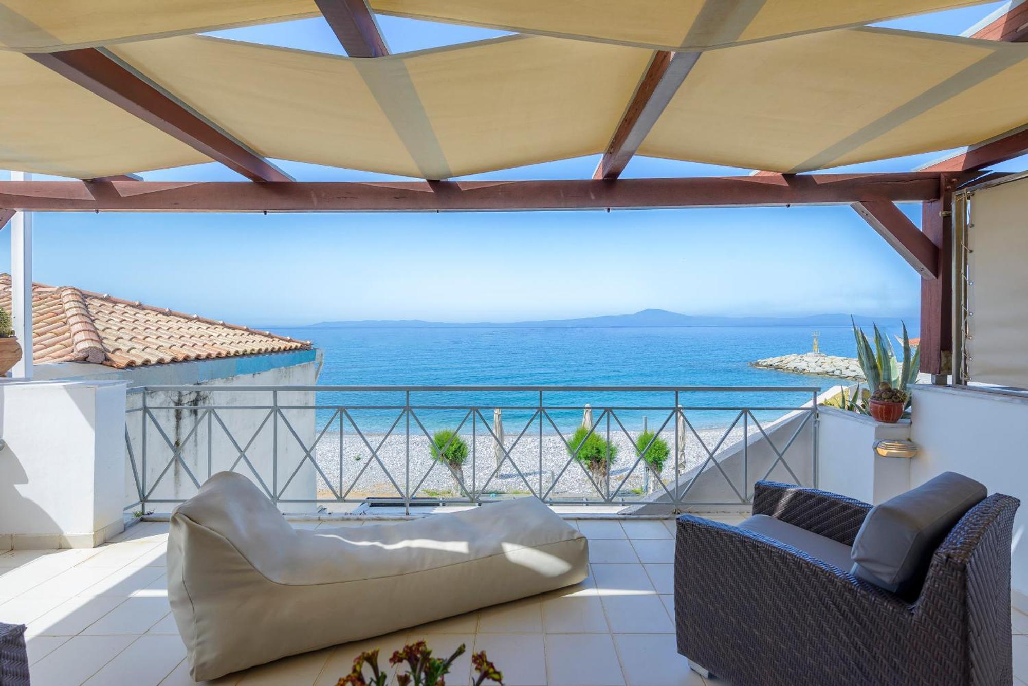 Ferienwohnung Agali 2 Superior Mezonet Front Of The Sea Akrogiali Exterior foto